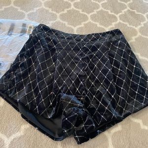 SHEIN BLACK/SILVER DIAMOND DESIGN SHORTS XS